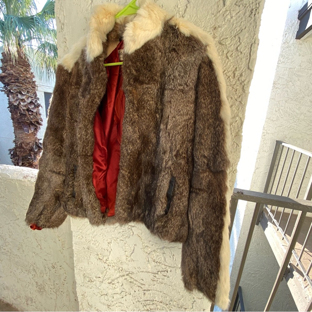 Exquisite Luxurious Fur bomber Jacket with Cream Accents Womens medium